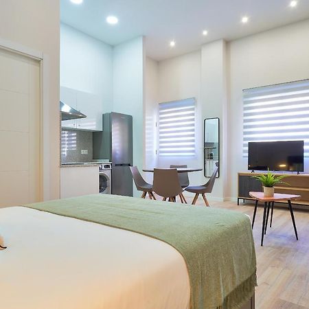 Del Parque Flats Estudio Capuchinos Málaga Eksteriør billede